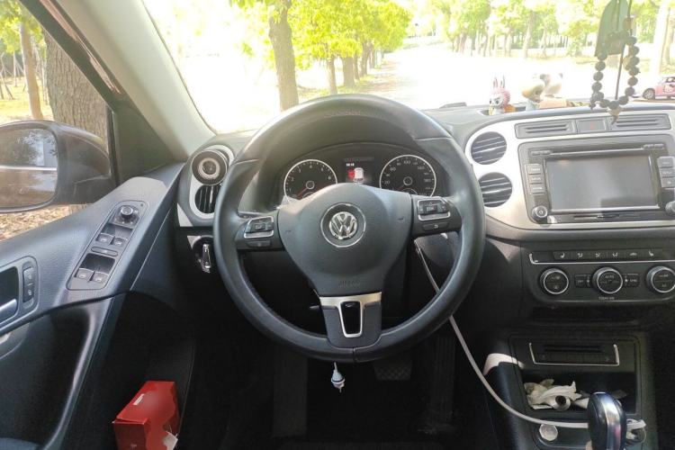 Used Volkswagen Tiguan 2016 300TSI Automatic All-Wheel Drive Luxury Edition Steering Wheel