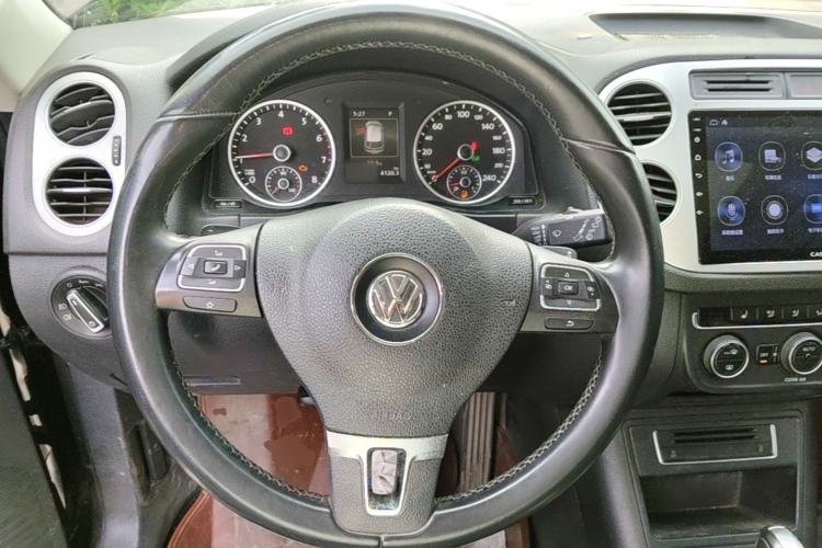 Used Volkswagen Tiguan 2016 300TSI Automatic All-Wheel Drive Luxury Edition Steering Wheel