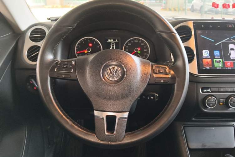 Used Volkswagen Tiguan 2016 300TSI Automatic All-Wheel Drive Fashion Vision Edition Steering Wheel
