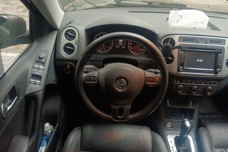 Used Volkswagen Tiguan 2016 300TSI Automatic All-Wheel Drive Luxury Edition Steering Wheel