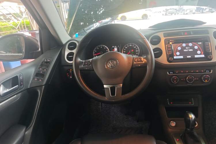 Used Volkswagen Tiguan 2016 300TSI Automatic Two-Wheel Drive Luxury Edition Steering Wheel