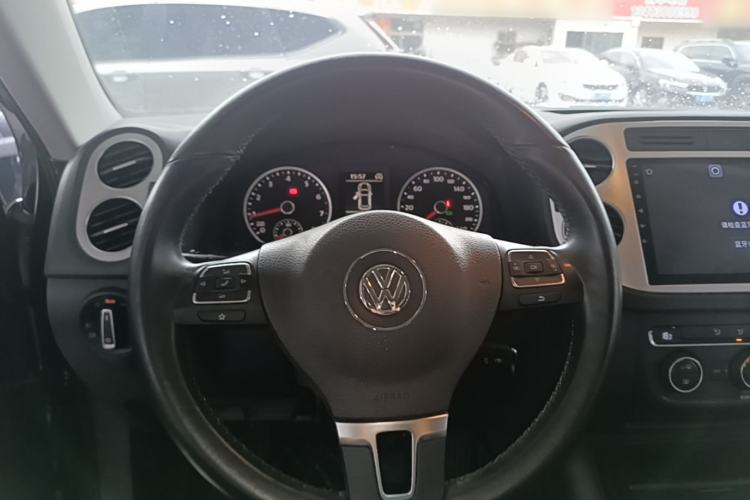 Used Volkswagen Tiguan 2016 280TSI Automatic Two-Wheel Drive Silk Road Comfort Edition Steering Wheel