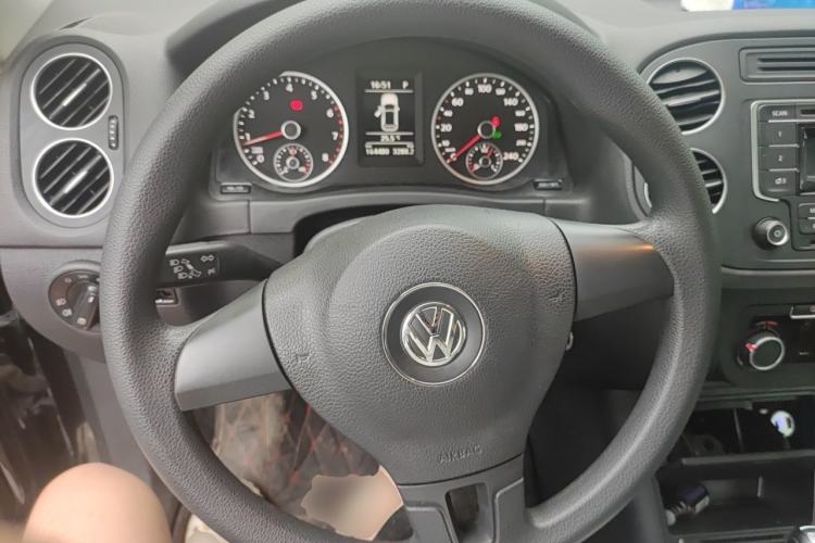 Used Volkswagen Tiguan 2016 280TSI Automatic Two-Wheel-Drive Silk Road Style Edition Steering Wheel