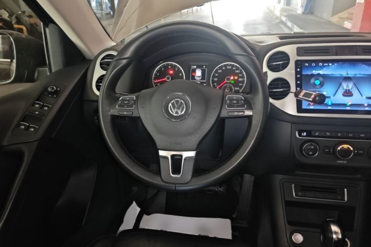 Used Volkswagen Tiguan 2016 300TSI Automatic All-Wheel Drive Luxury Edition Steering Wheel