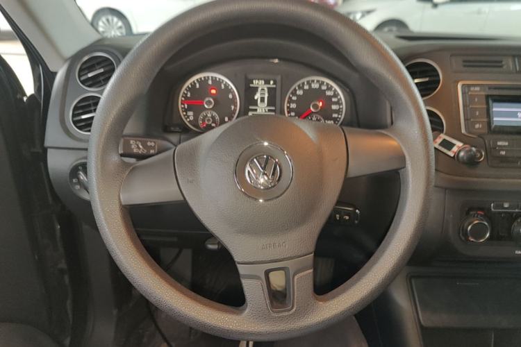 Used Volkswagen Tiguan 2016 280TSI Automatic Two-Wheel-Drive Silk Road Style Edition Steering Wheel