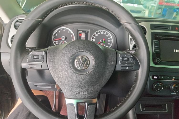 Used Volkswagen Tiguan 2016 300TSI Automatic Two-Wheel Drive Luxury Edition Steering Wheel