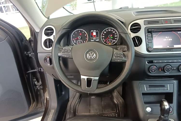 Used Volkswagen Tiguan 2016 300TSI Automatic Two-Wheel Drive Luxury Edition Steering Wheel