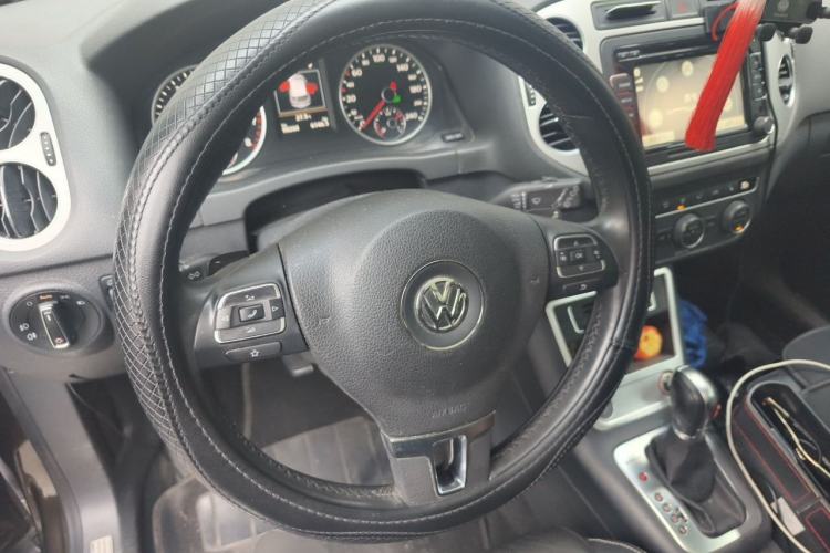 Used Volkswagen Tiguan 2016 300TSI Automatic All-Wheel Drive Luxury Edition Steering Wheel