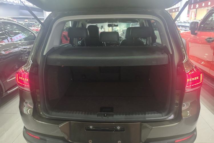 Used Volkswagen Tiguan 2016 300TSI Automatic Two-Wheel Drive Trend Edition Trunk