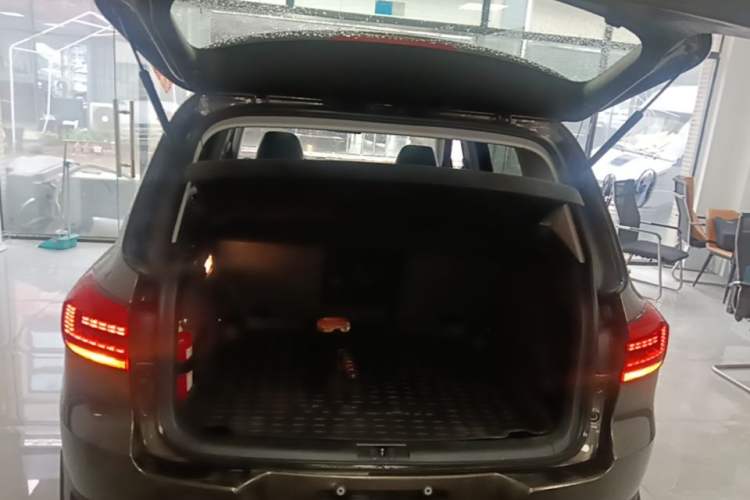 Used Volkswagen Tiguan 2016 280TSI Automatic Two-Wheel Drive Silk Road Comfort Edition Trunk