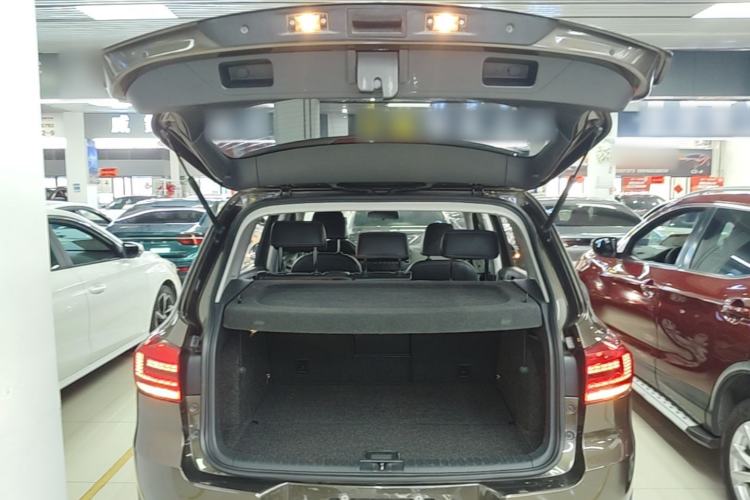 Used Volkswagen Tiguan 2016 280TSI Automatic Two-Wheel-Drive Silk Road Style Edition Trunk