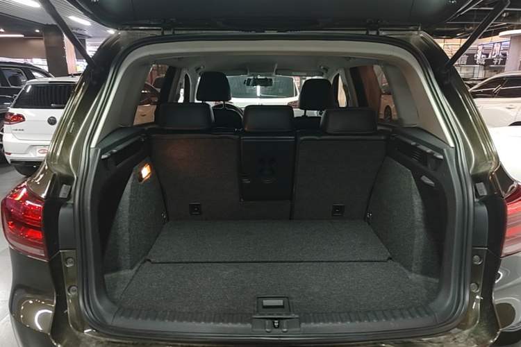 Used Volkswagen Tiguan 2016 300TSI Automatic Two-Wheel Drive Trend Edition Trunk
