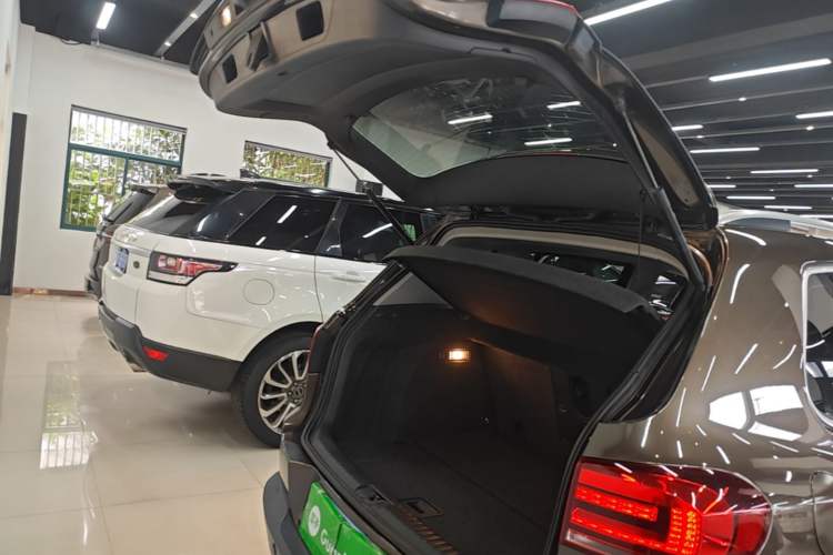 Used Volkswagen Tiguan 2016 300TSI Automatic All-Wheel Drive Luxury Edition Trunk