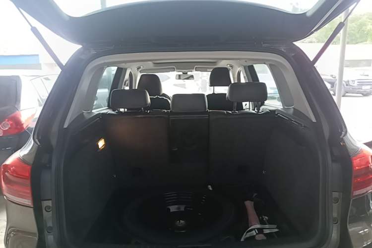 Used Volkswagen Tiguan 2016 280TSI Automatic Two-Wheel Drive Silk Road Comfort Edition Trunk