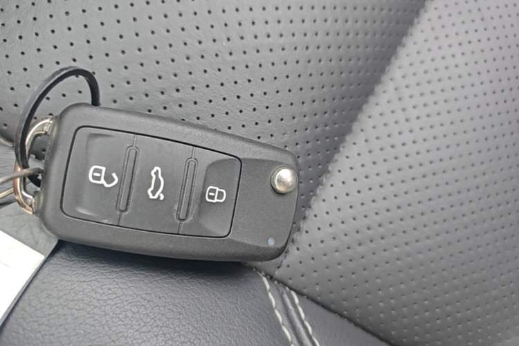 Used Volkswagen Tiguan 2016 300TSI Automatic Two-Wheel Drive Luxury Edition Vehicle Key