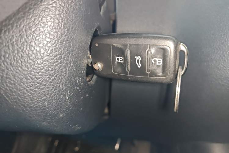 Used Volkswagen Tiguan 2016 280TSI Automatic Two-Wheel-Drive Silk Road Style Edition Vehicle Key