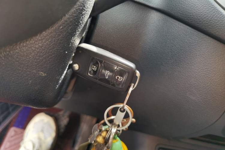Used Volkswagen Tiguan 2016 280TSI Automatic Two-Wheel-Drive Silk Road Style Edition Vehicle Key