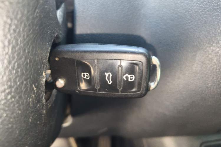 Used Volkswagen Tiguan 2016 280TSI Automatic Two-Wheel Drive Silk Road Comfort Edition Vehicle Key
