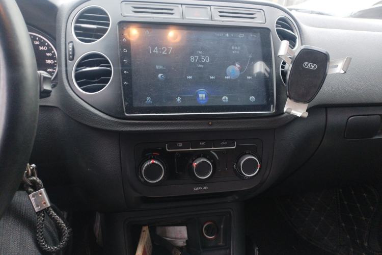Used Volkswagen Tiguan 2016 280TSI Automatic Two-Wheel-Drive Silk Road Style Edition Audio And AC Panel
