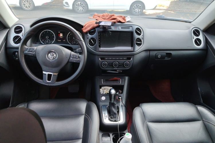 Used Volkswagen Tiguan 2016 300TSI Automatic Two-Wheel Drive Luxury Edition Center Console