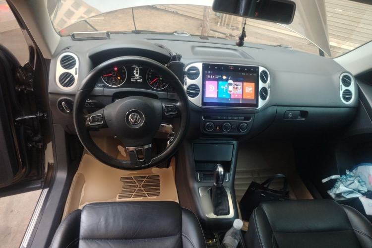 Used Volkswagen Tiguan 2016 300TSI Automatic Two-Wheel Drive Comfort Edition Center Console