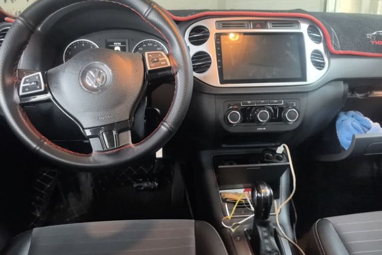 Used Volkswagen Tiguan 2016 280TSI Automatic Two-Wheel-Drive Silk Road Style Edition Center Console