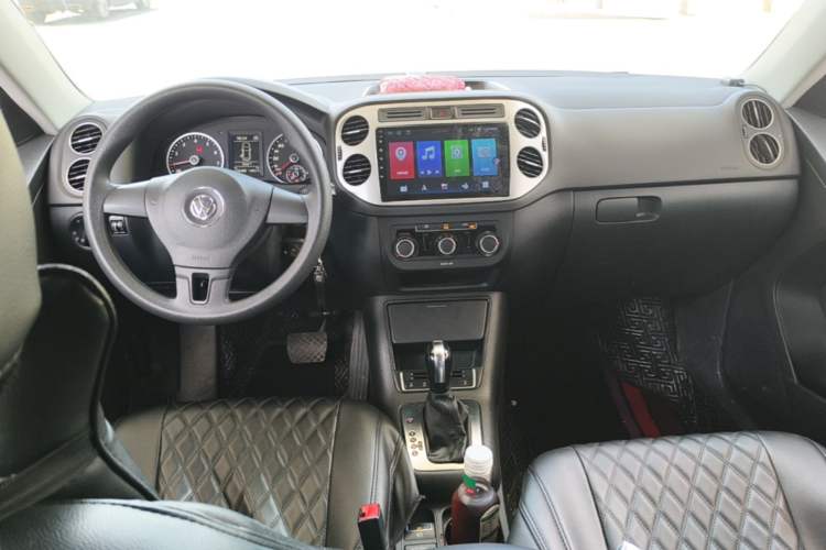 Used Volkswagen Tiguan 2016 280TSI Automatic Two-Wheel-Drive Silk Road Style Edition Center Console
