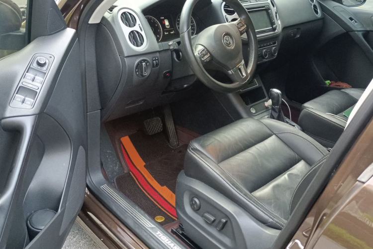 Used Volkswagen Tiguan 2016 300TSI Automatic All-Wheel Drive Luxury Edition Driver Seat