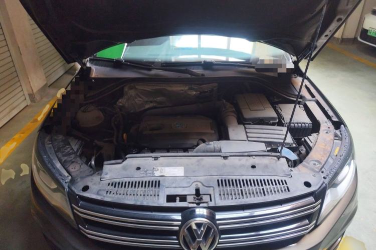 Used Volkswagen Tiguan 2016 300TSI Automatic Two-Wheel Drive Luxury Edition Engine Bay