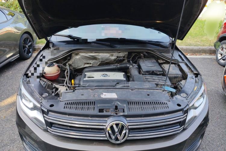 Used Volkswagen Tiguan 2016 300TSI Automatic Two-Wheel Drive Luxury Edition Engine Bay