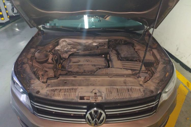 Used Volkswagen Tiguan 2016 300TSI Automatic All-Wheel Drive Fashion Vision Edition Engine Bay