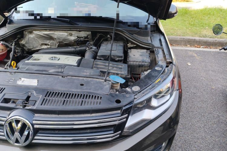 Used Volkswagen Tiguan 2016 300TSI Automatic Two-Wheel Drive Luxury Edition Engine Bay Left