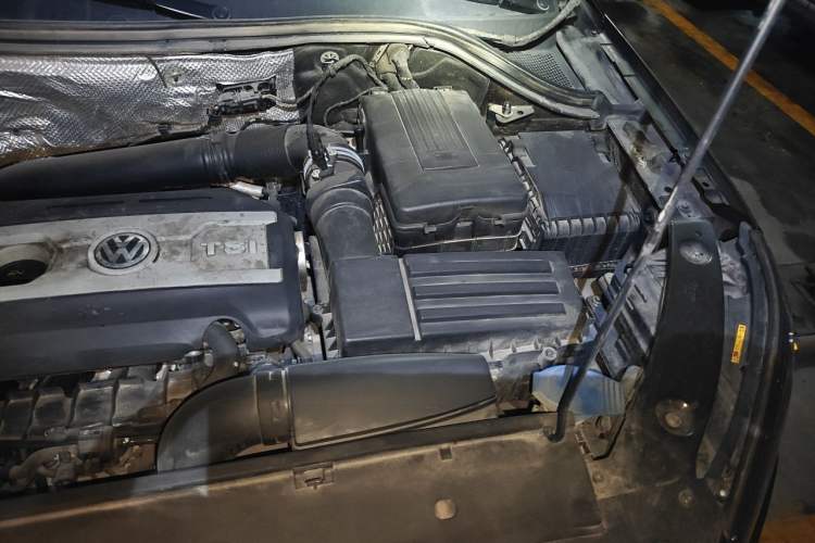 Used Volkswagen Tiguan 2016 300TSI Automatic Two-Wheel Drive Luxury Edition Engine Bay Left