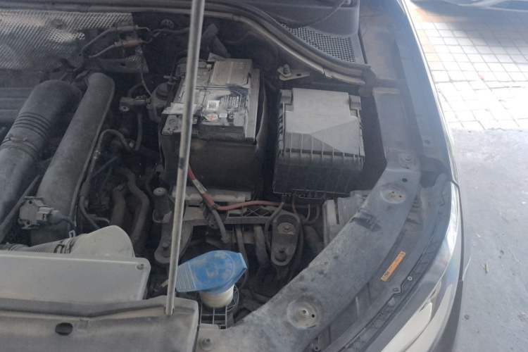 Used Volkswagen Tiguan 2016 280TSI Automatic Two-Wheel-Drive Silk Road Style Edition Engine Bay Left