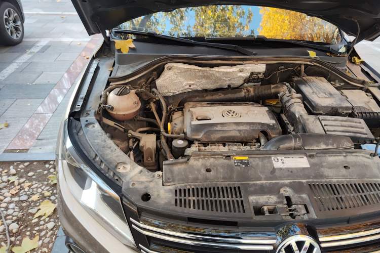 Used Volkswagen Tiguan 2016 2.0 TSI Four-Wheel Drive Standard Version Engine Bay Right