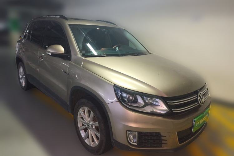 Used Volkswagen Tiguan 2016 300TSI Automatic All-Wheel Drive Fashion Vision Edition Front Right 45 Deg