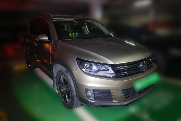 Used Volkswagen Tiguan 2016 300TSI Automatic Two-Wheel Drive Luxury Edition Front Right 45 Deg