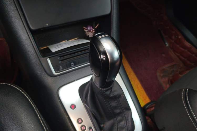 Used Volkswagen Tiguan 2016 280TSI Automatic Two-Wheel-Drive Silk Road Style Edition Gear Lever