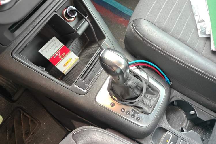 Used Volkswagen Tiguan 2016 300TSI Automatic Two-Wheel Drive Trend Edition Gear Lever