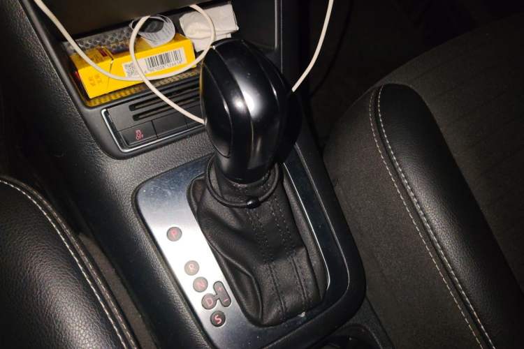 Used Volkswagen Tiguan 2016 300TSI Automatic Two-Wheel Drive Trend Edition Gear Lever