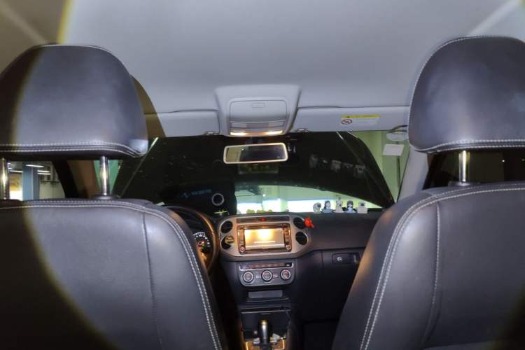 Used Volkswagen Tiguan 2016 300TSI Automatic Two-Wheel Drive Comfort Edition Headliner