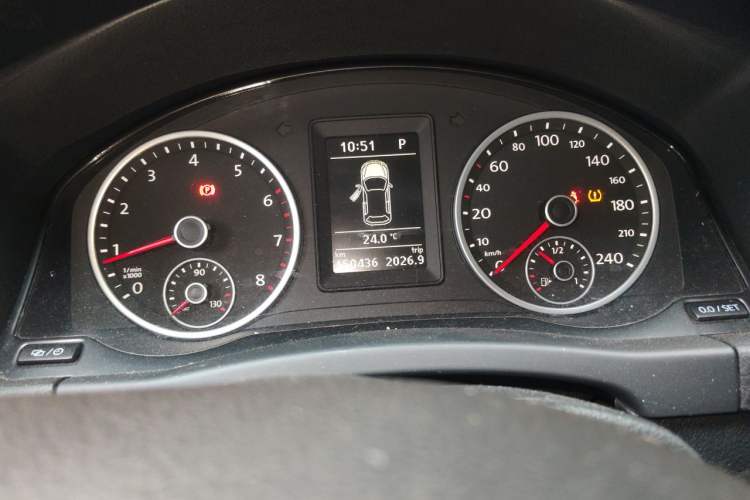 Used Volkswagen Tiguan 2016 280TSI Automatic Two-Wheel-Drive Silk Road Style Edition Instrument Cluster