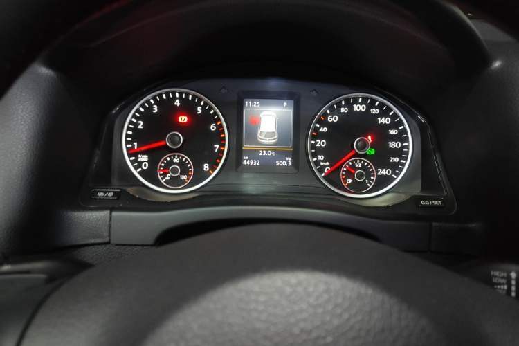 Used Volkswagen Tiguan 2016 300TSI Automatic Two-Wheel Drive Luxury Edition Instrument Cluster