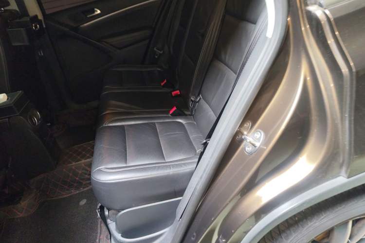 Used Volkswagen Tiguan 2016 300TSI Automatic Two-Wheel Drive Luxury Edition Left Rear Seat