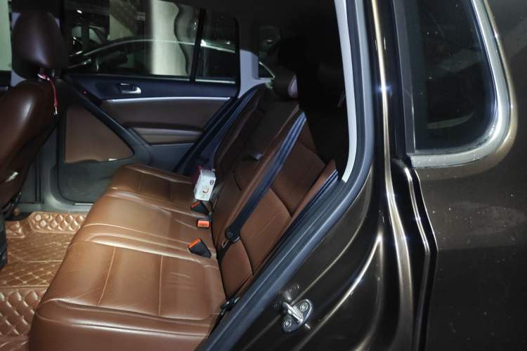 Used Volkswagen Tiguan 2016 300TSI Automatic Two-Wheel Drive Luxury Edition Left Rear Seat