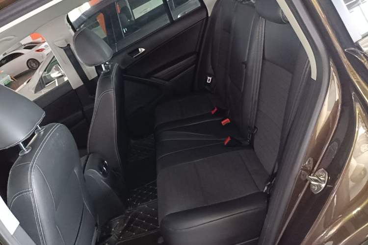 Used Volkswagen Tiguan 2016 280TSI Automatic Two-Wheel-Drive Silk Road Style Edition Left Rear Seat