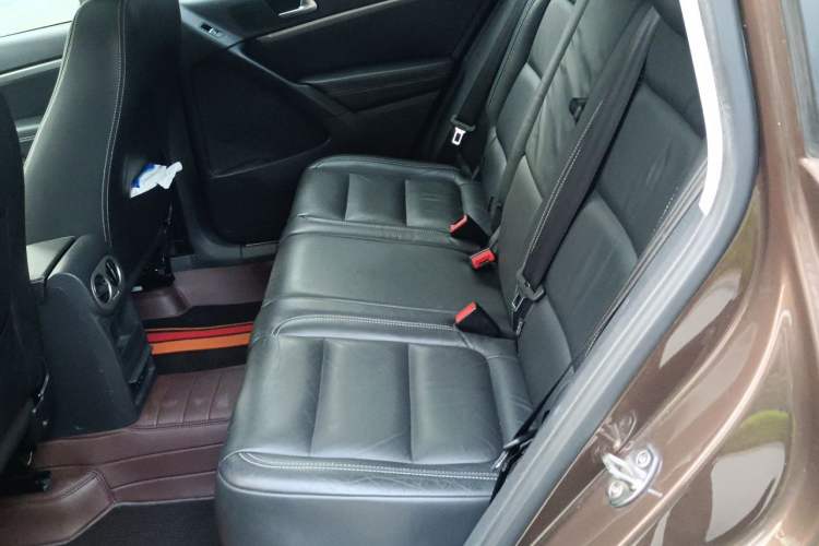 Used Volkswagen Tiguan 2016 300TSI Automatic All-Wheel Drive Luxury Edition Left Rear Seat