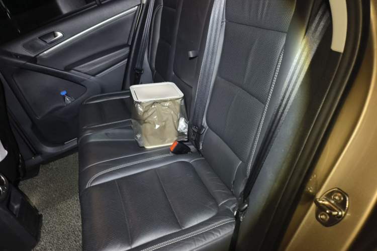 Used Volkswagen Tiguan 2016 300TSI Automatic Two-Wheel Drive Luxury Edition Left Rear Seat
