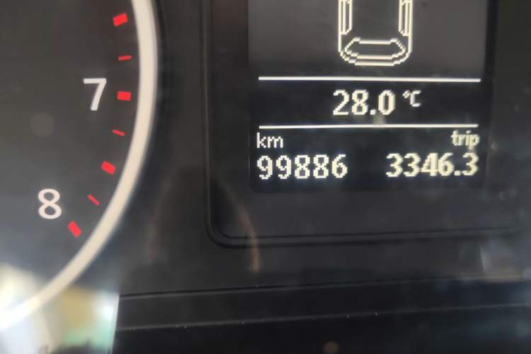 Used Volkswagen Tiguan 2016 300TSI Automatic Two-Wheel Drive Trend Edition Odometer Close Up