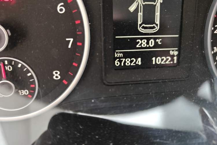 Used Volkswagen Tiguan 2016 300TSI Automatic Two-Wheel Drive Trend Edition Odometer Close Up